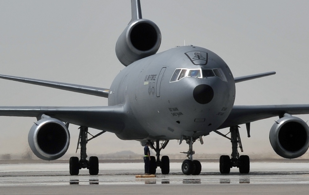 KC-10 Extender: BIG Parking Space Required