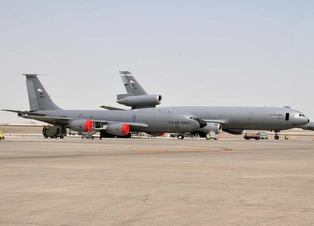 Tanker Cousins Support Air Refueling Ops in Southwest Asia