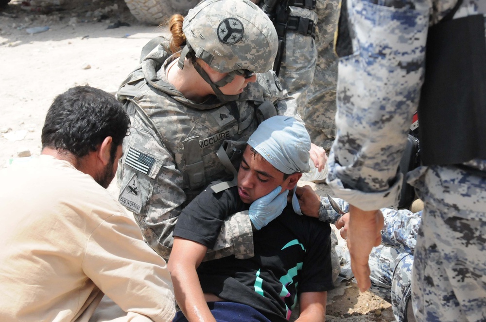 278th ACR Medic Treats Local Child