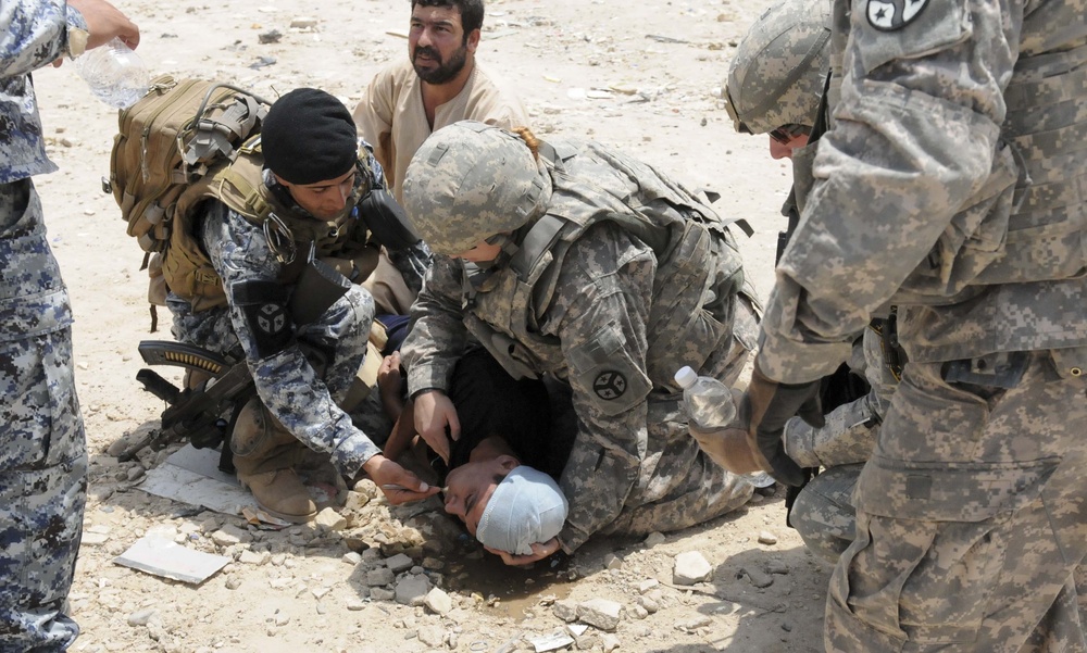 278th ACR medic treats local child