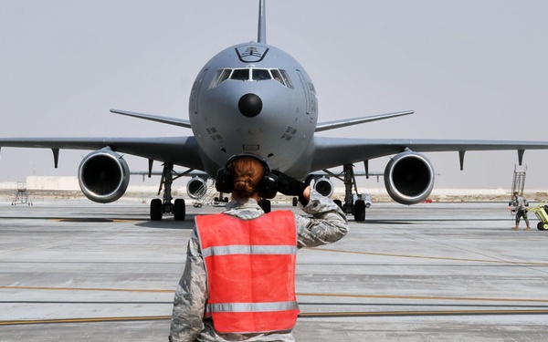 KC-10 Returns From Mission: 'This Way Please'