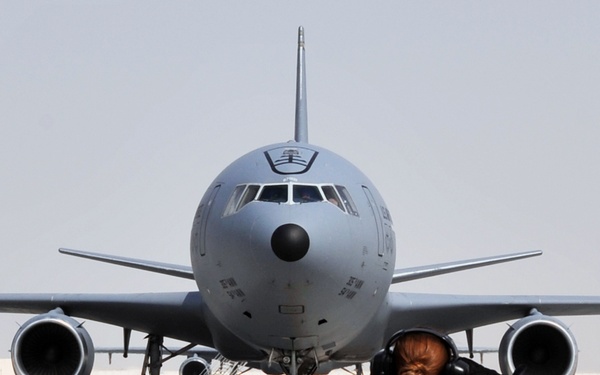 KC-10 Returns From Mission: 'This Way Please'