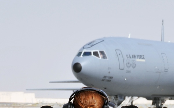 KC-10 Returns From Mission: 'This Way Please'