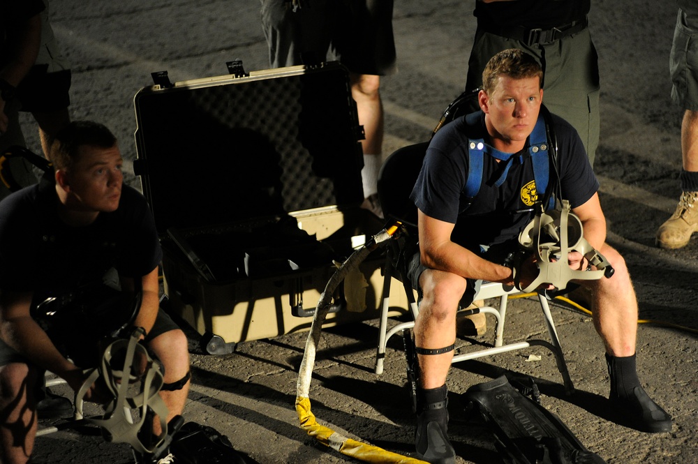 USS Sullivans CPP blade change out