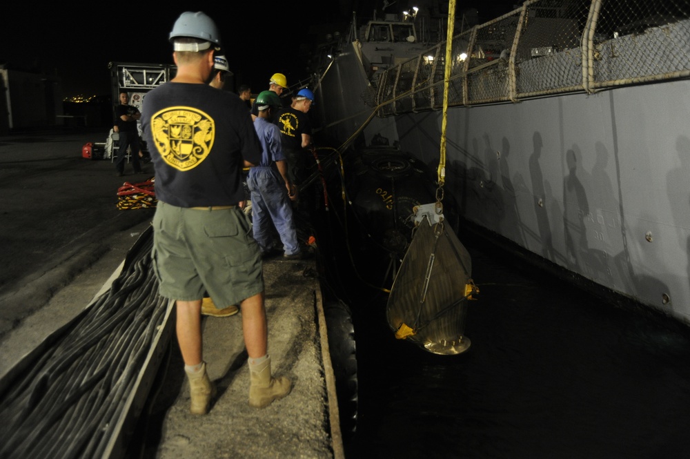 USS Sullivans CPP blade change out