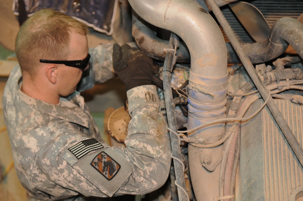 HVAC repair team helps keeps Soldiers cool