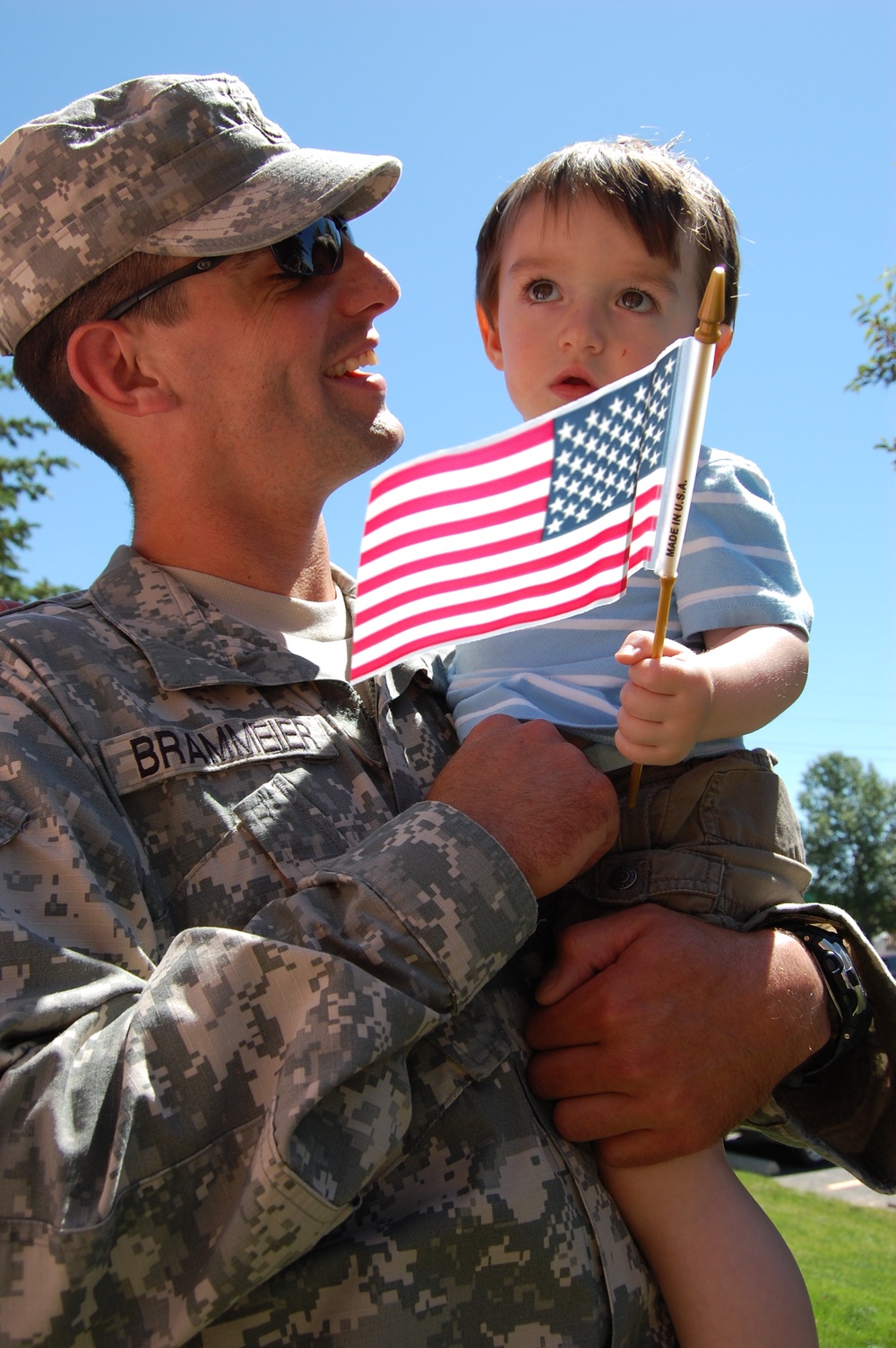 Families Welcome Home Soldiers