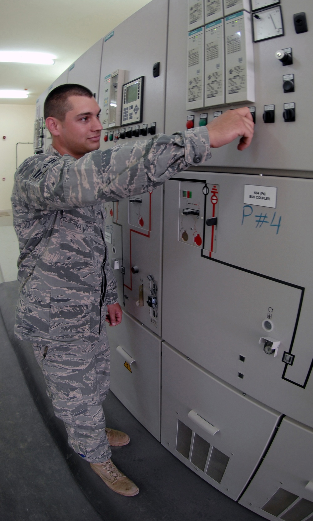 Loss of Power for 380th AEW Provides Electrical Systems Professionals a Chance to Shine