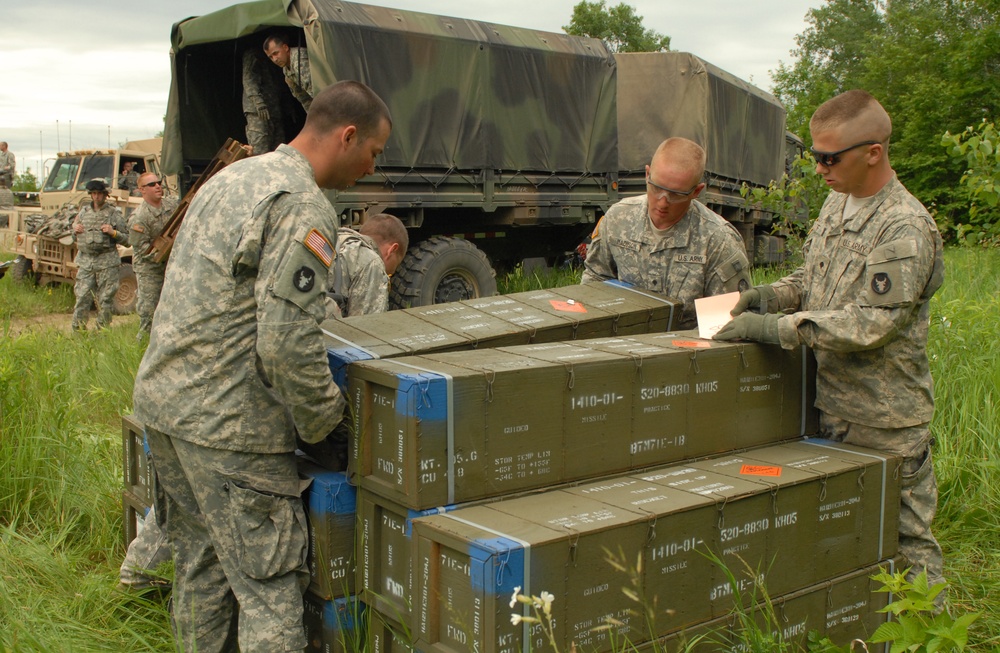 Soldiers Prepare Rounds for Two Missile Range