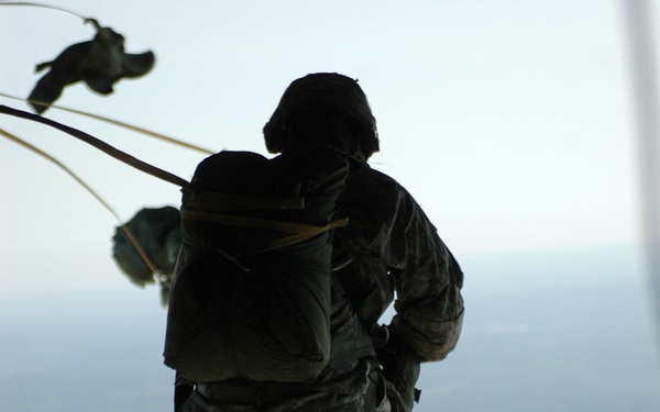 Army Jumpmaster Earns Coveted Master Parachutist Wings