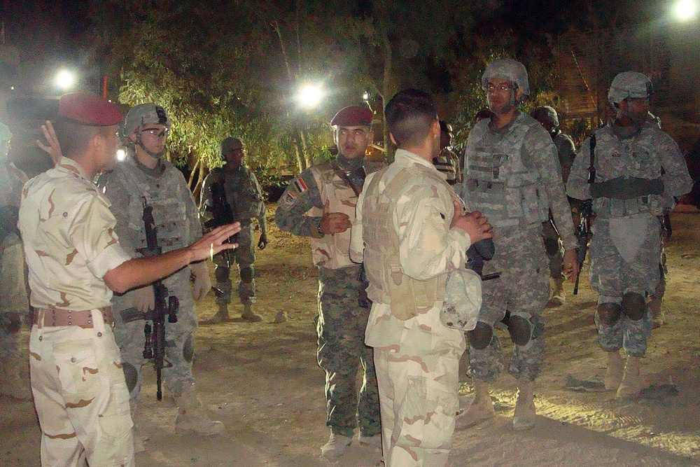 Paratroopers, Iraqi Soldiers partner to keep Anbar roads safe