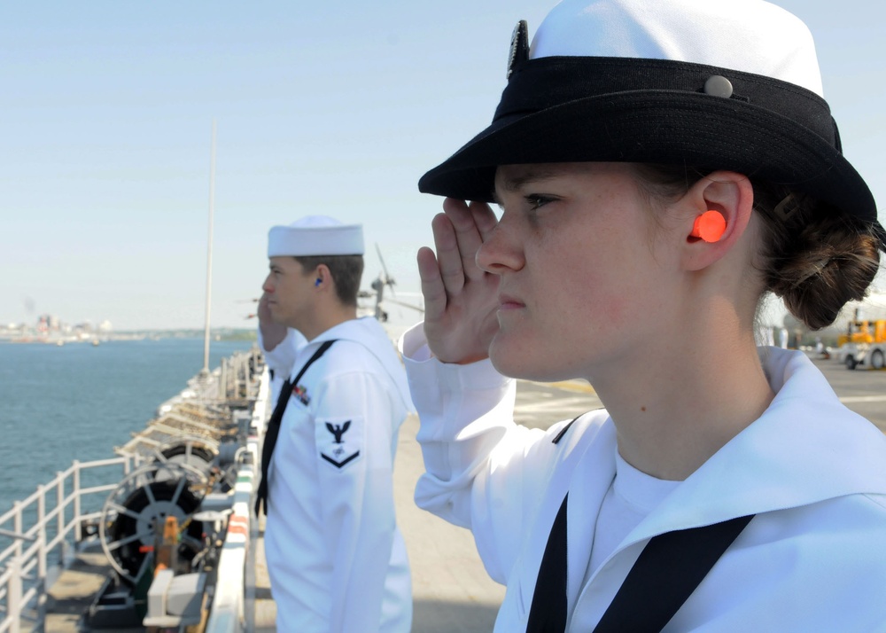 Wasp participates in Canadian Naval Centennial