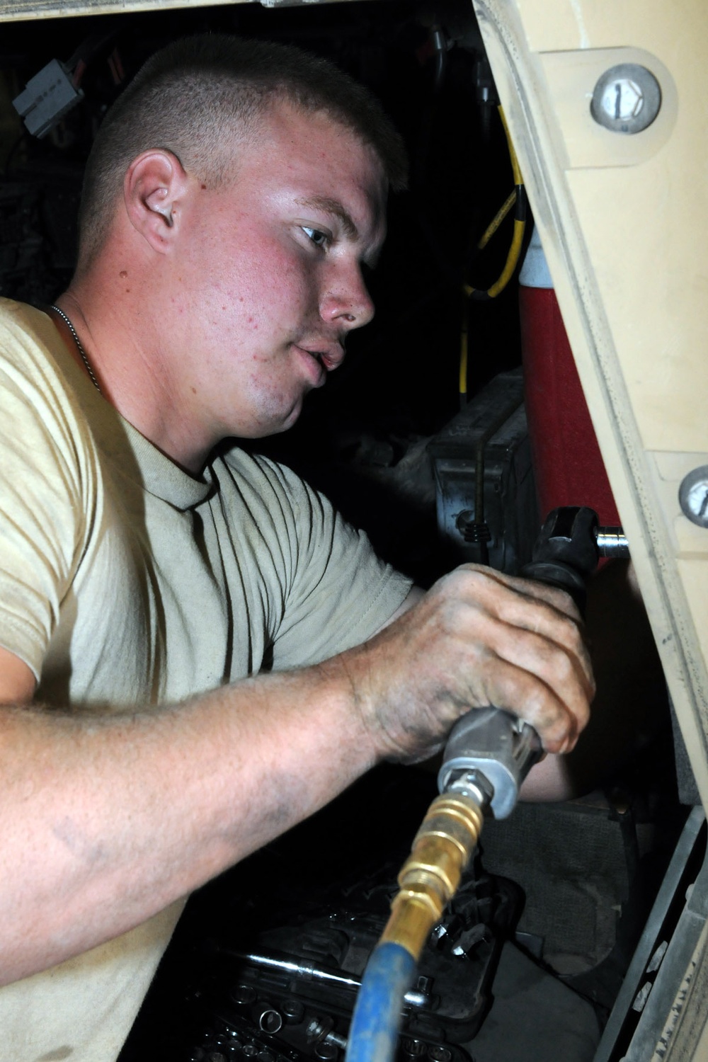 Keeping MPs Rolling: DSTB Mechanics Find, Repair Vehicle Deficiencies