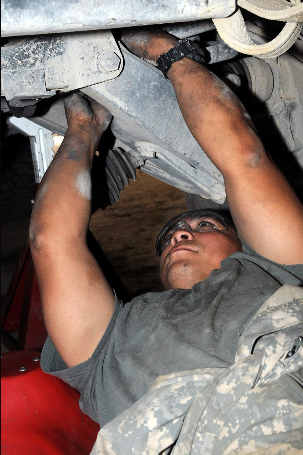 Keeping MPs rolling: DSTB mechanics find, repair vehicle deficiencies