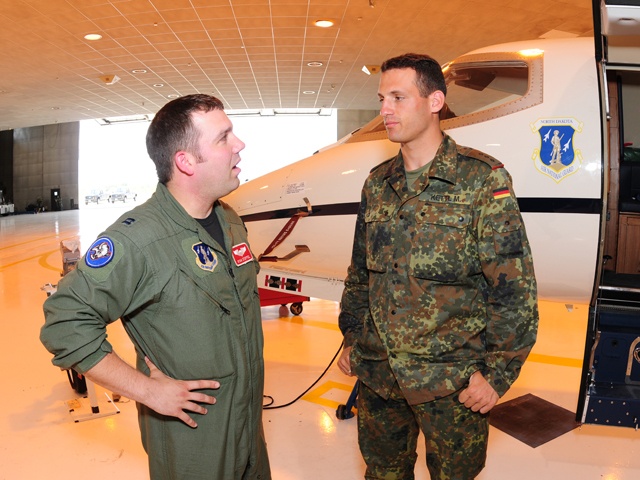 North Dakota Guard Hosts German Exchange Officer
