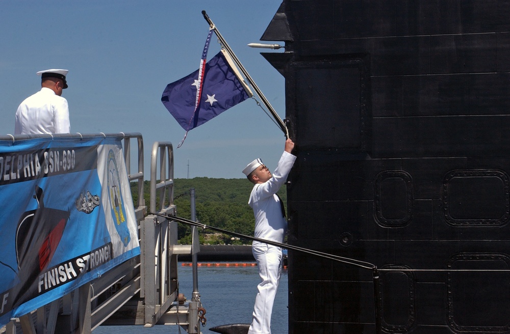 USS Philadelphia decommissioned