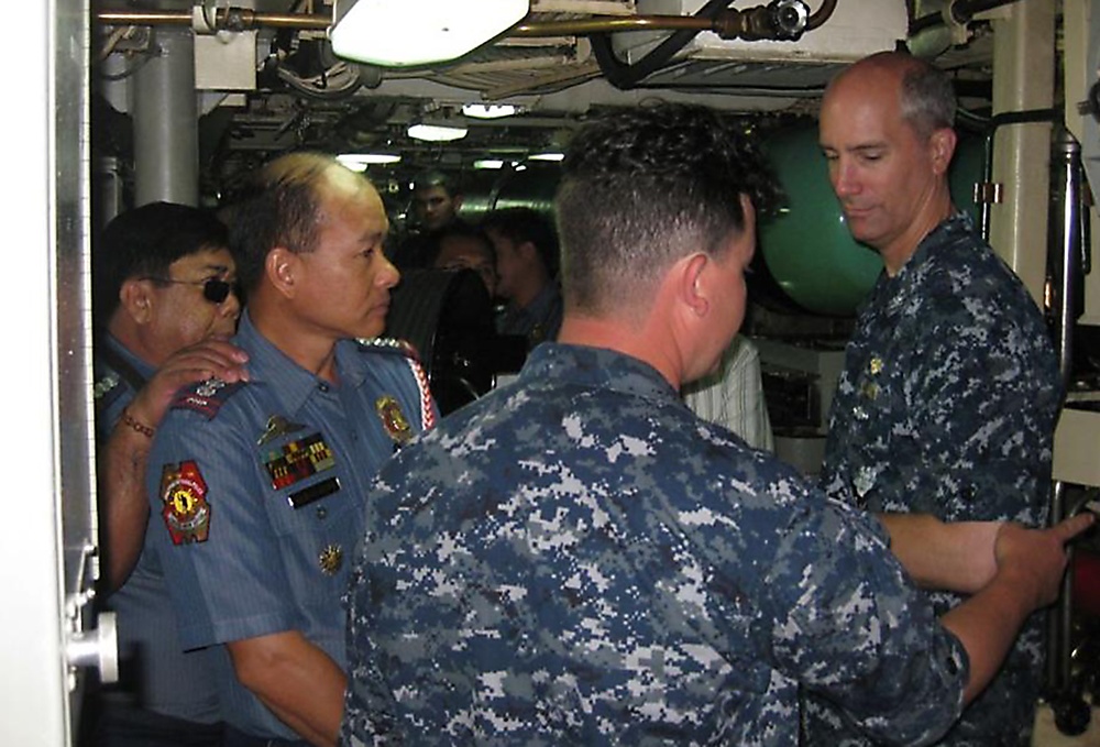 Filipino guards tour sub