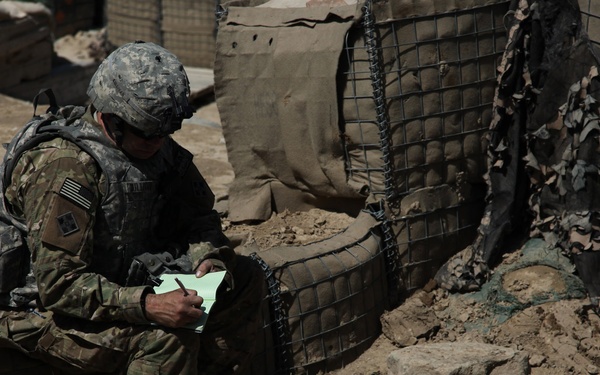 Soldiers set heavy mortar