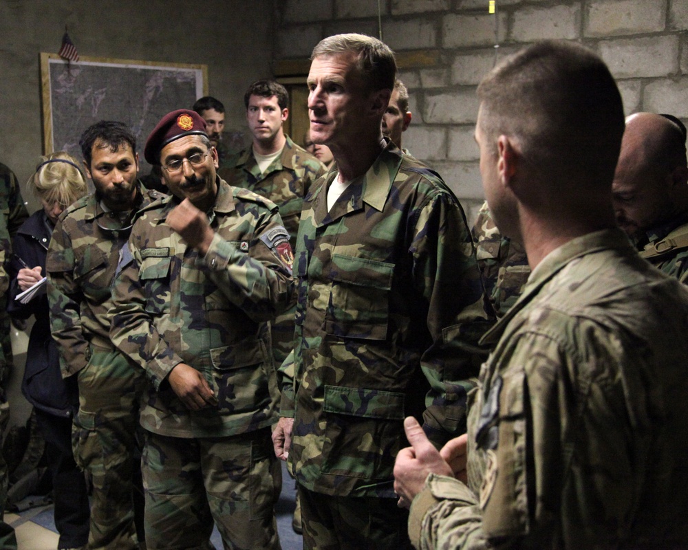 ISAF commander visits with troops