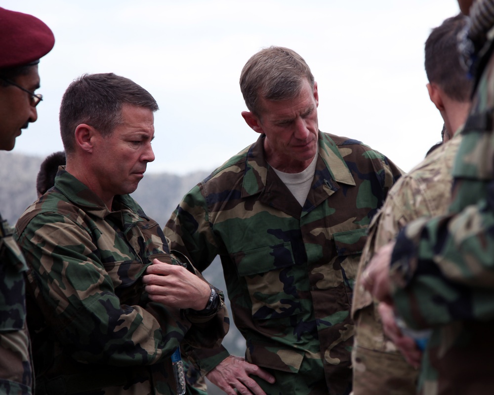 ISAF commander visits with troops