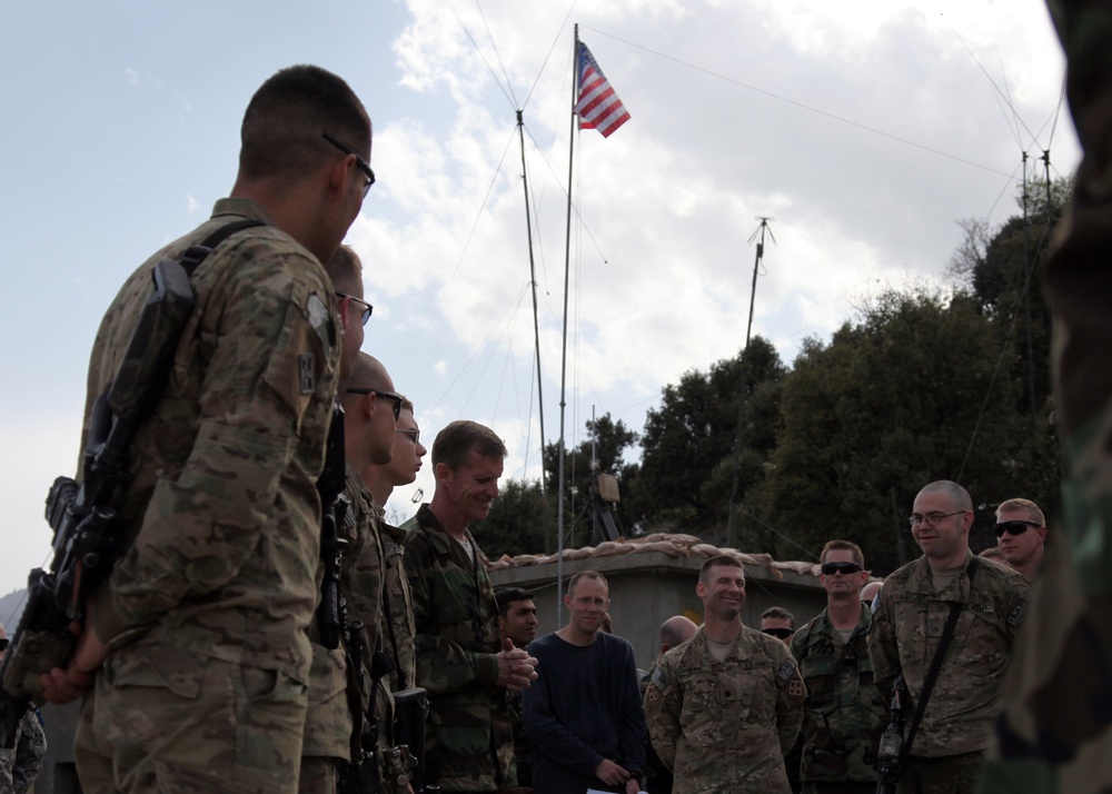 ISAF commander visits with troops