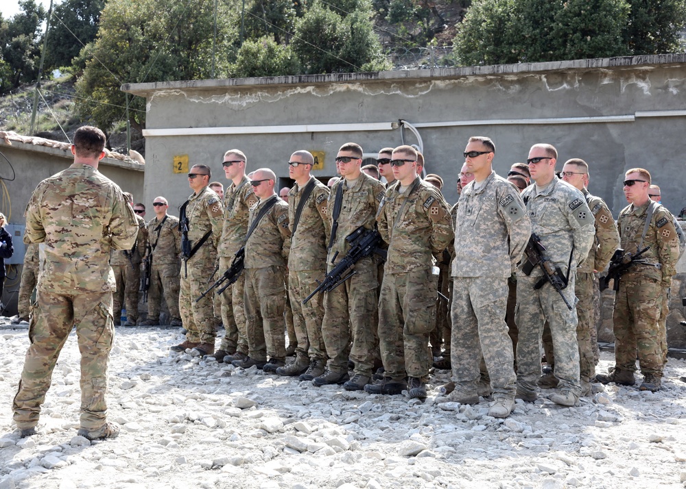 ISAF commander visits with troops