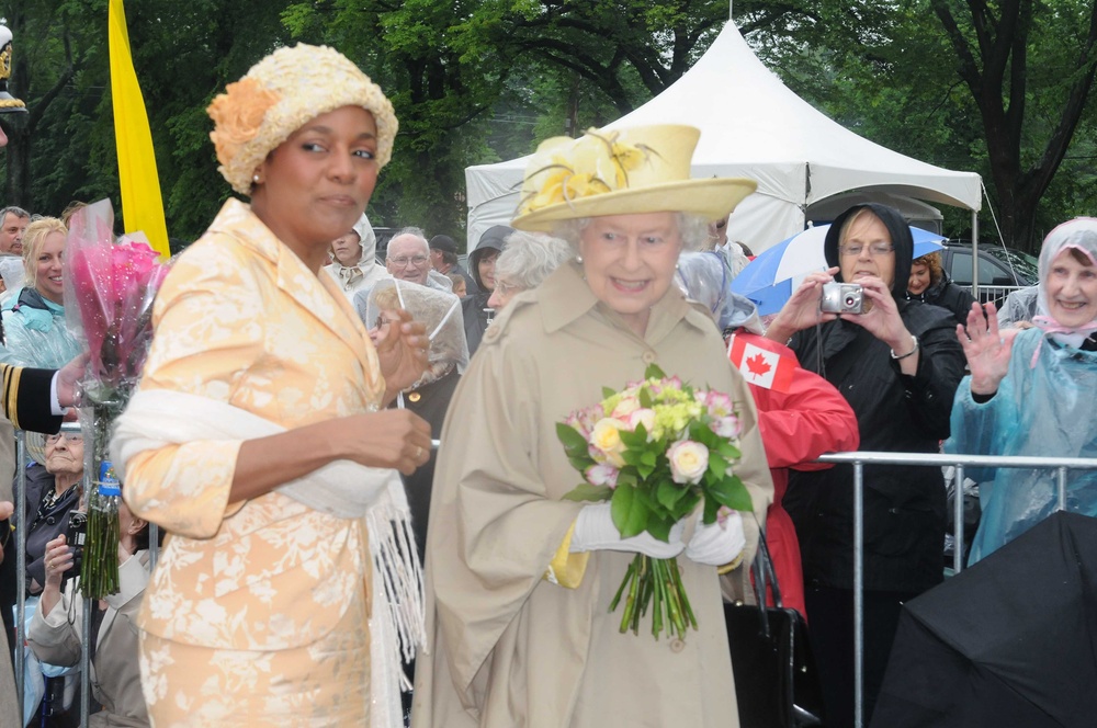 Wasp Sailors and Marines Help Welcome Queen Elizabeth II to Canada