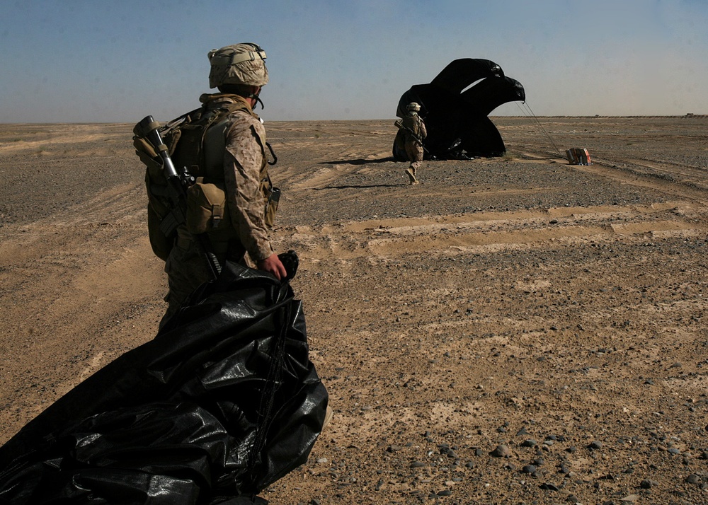 Air delivery Marines get the drop on new parachute system during training op