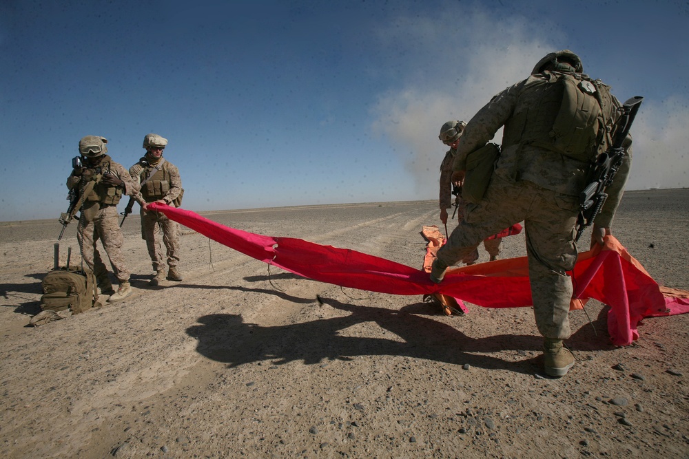 Air Delivery Marines Get the Drop on New Parachute System During Training Op