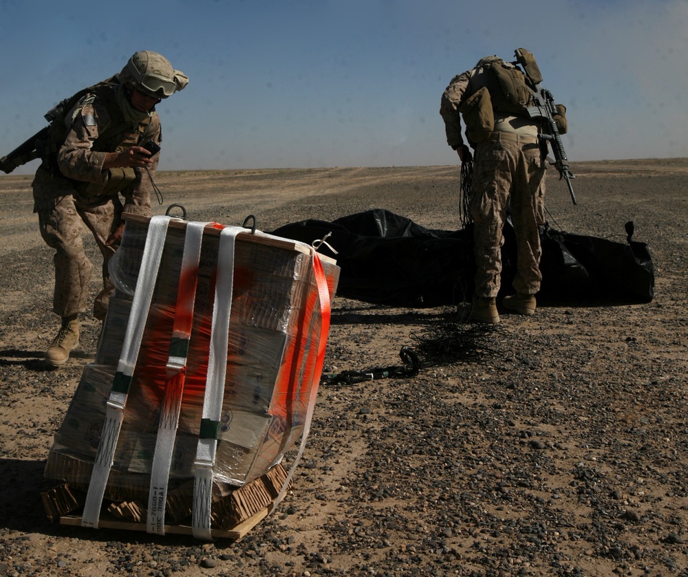 Air delivery Marines get the drop on new parachute system during training op