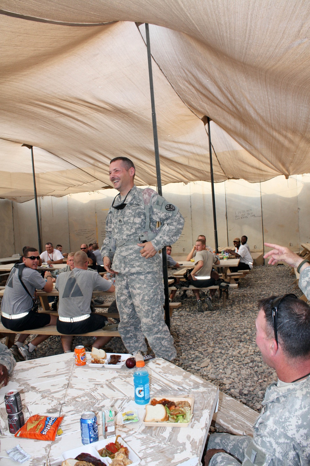 Tennessee Guardsmen cook up some Southern Hospitality