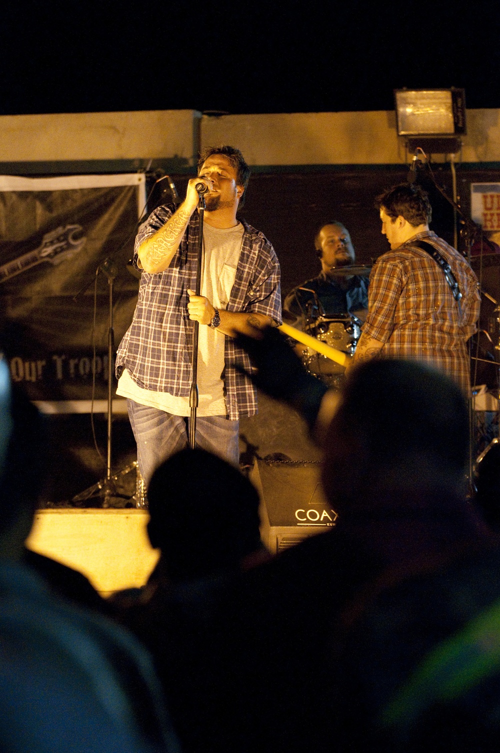 Uncle Kracker entertains troops at Camp Striker