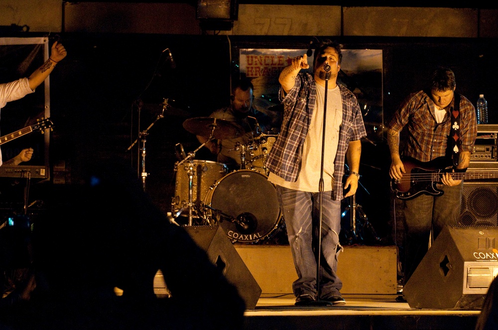 Uncle Kracker entertains troops at Camp Striker