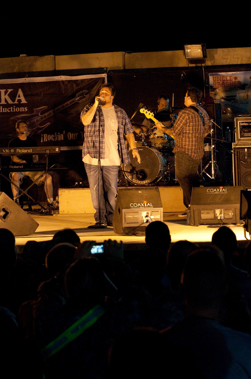 Uncle Kracker entertains troops at Camp Striker