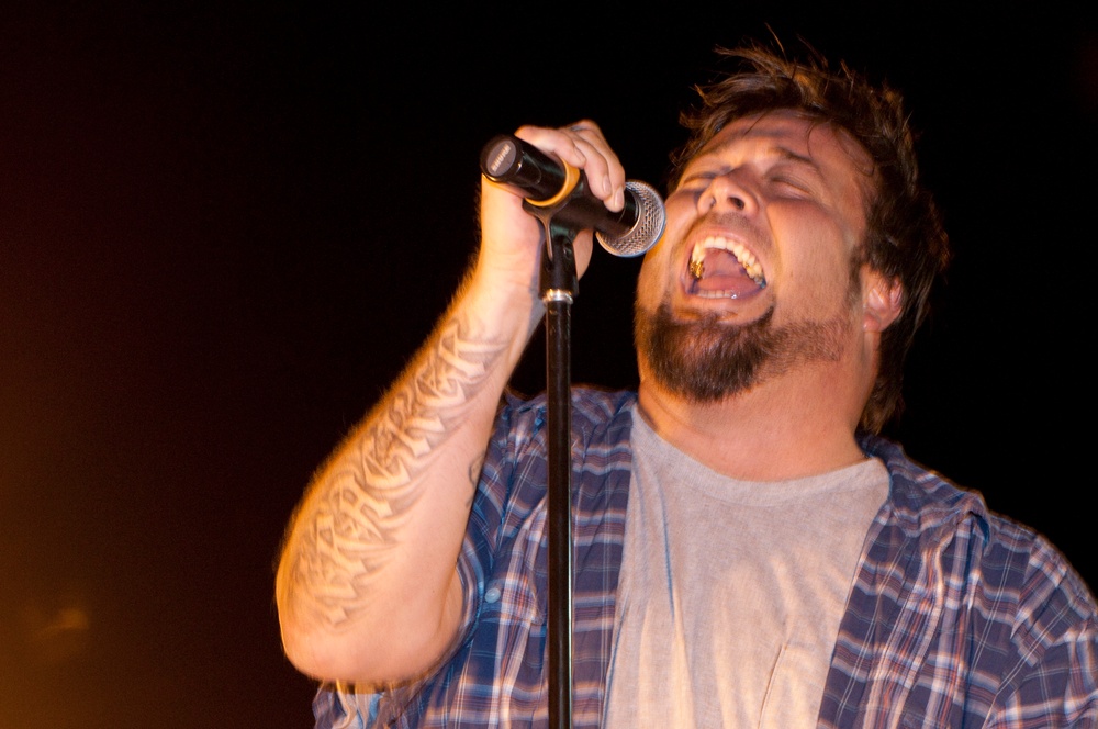 Uncle Kracker entertains troops at Camp Striker