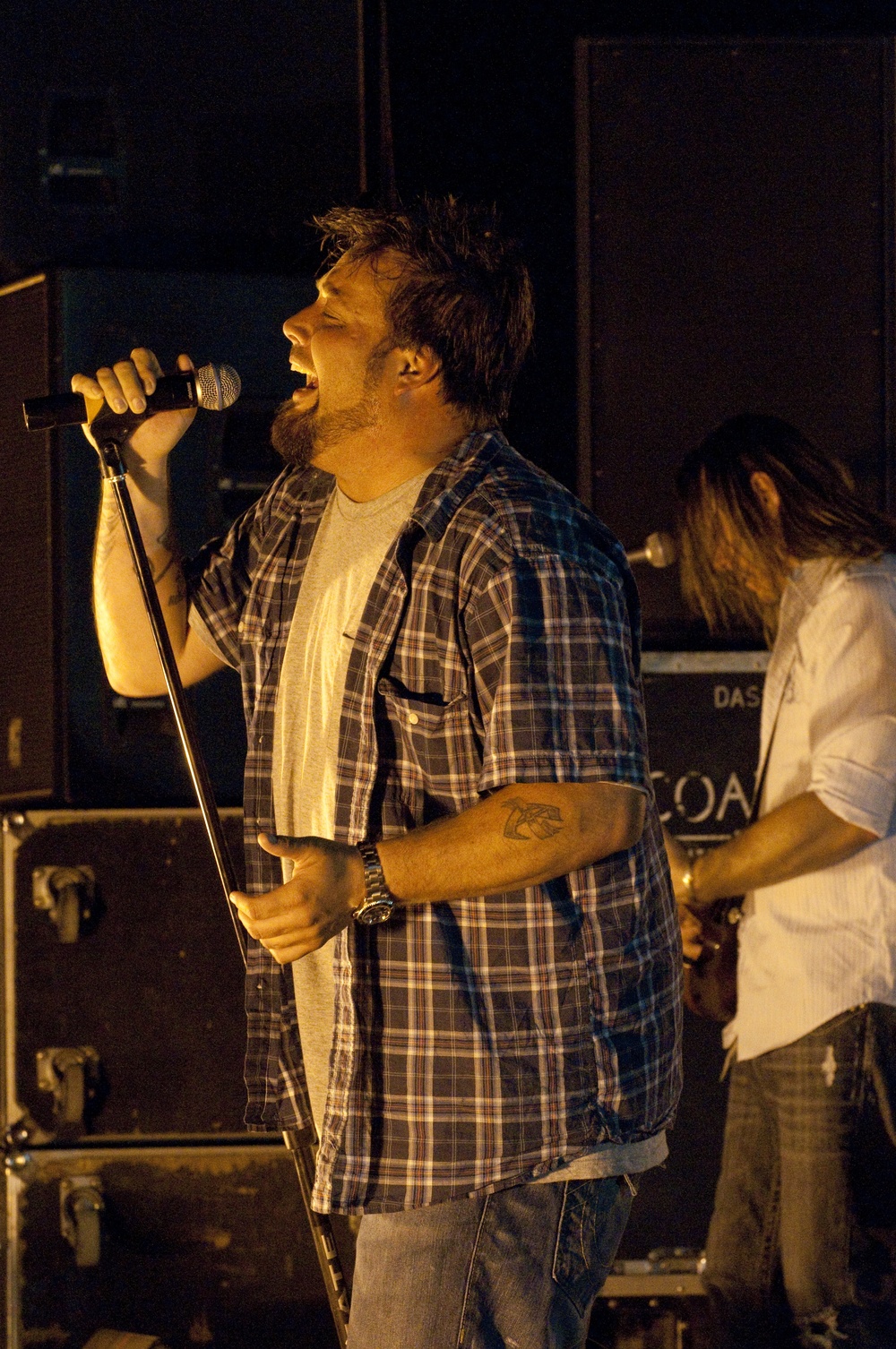 Uncle Kracker entertains troops at Camp Striker