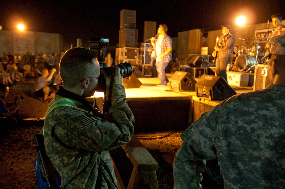 Uncle Kracker entertains troops at Camp Striker