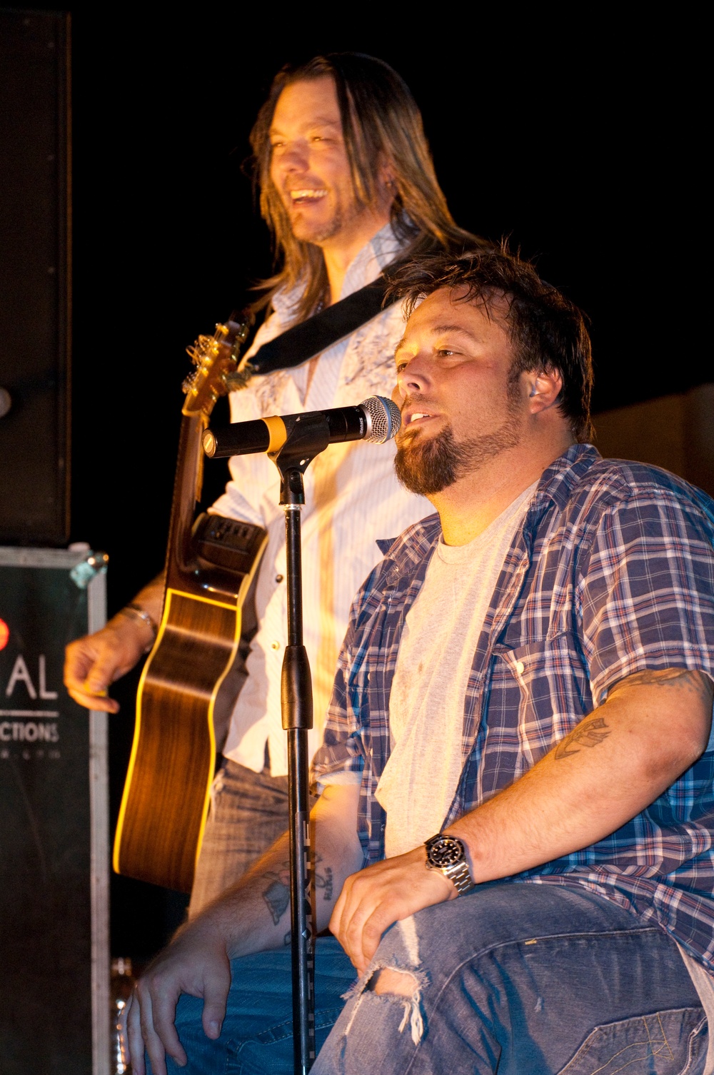Uncle Kracker entertains troops at Camp Striker