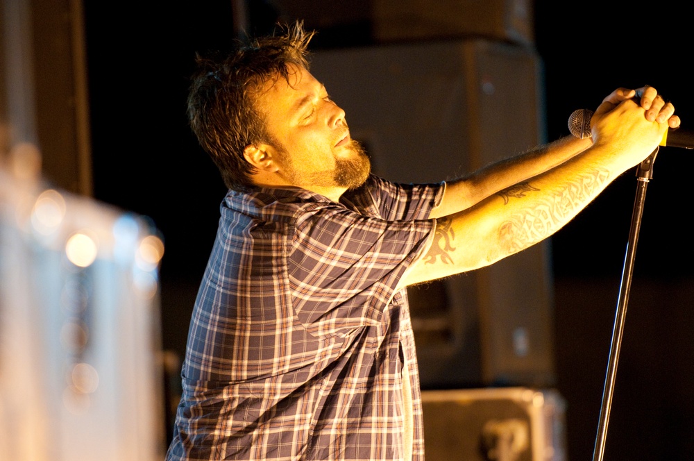 Uncle Kracker entertains troops at Camp Striker