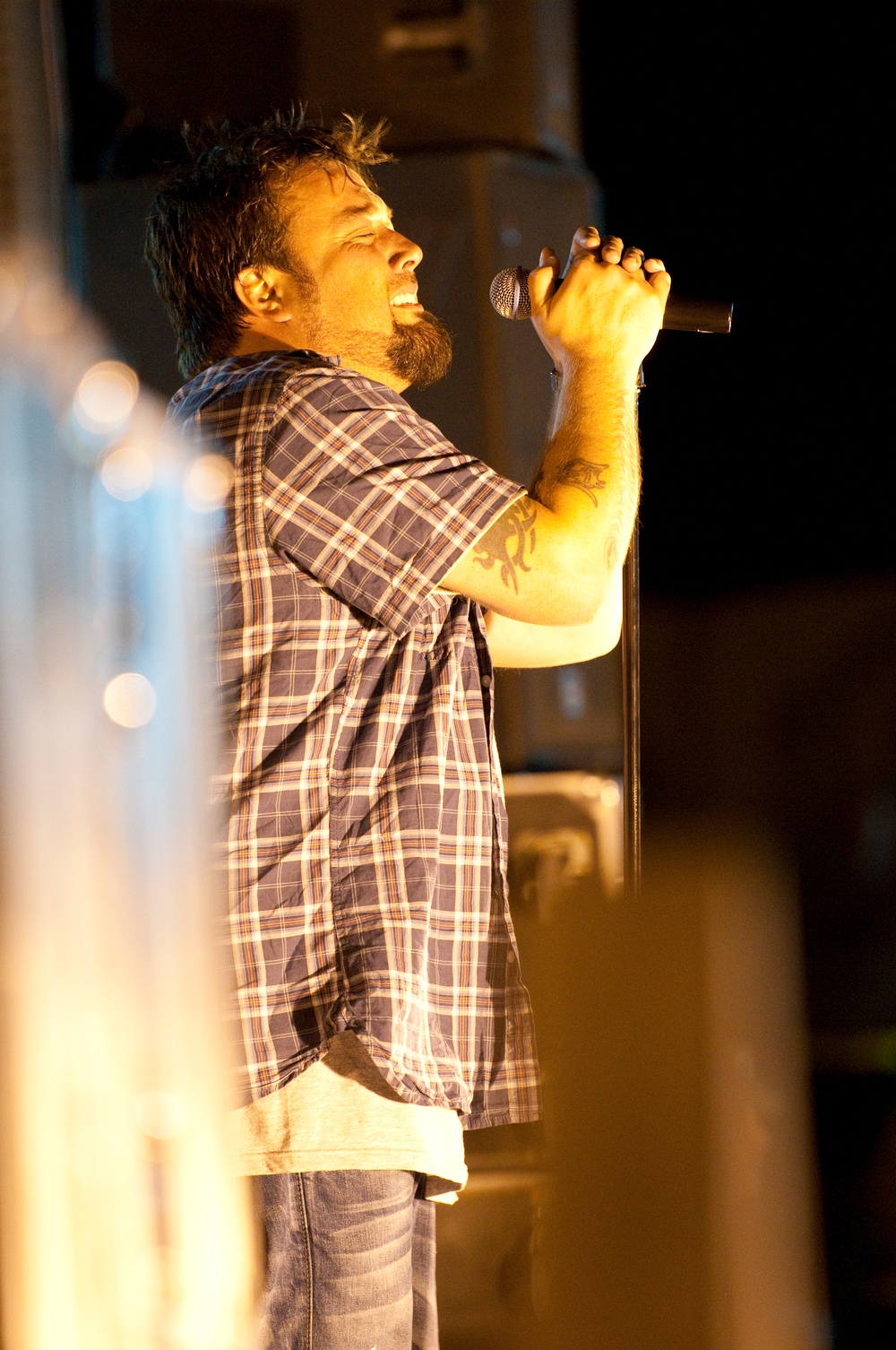 Uncle Kracker entertains troops at Camp Striker