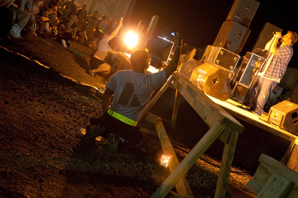 Uncle Kracker entertains troops at Camp Striker