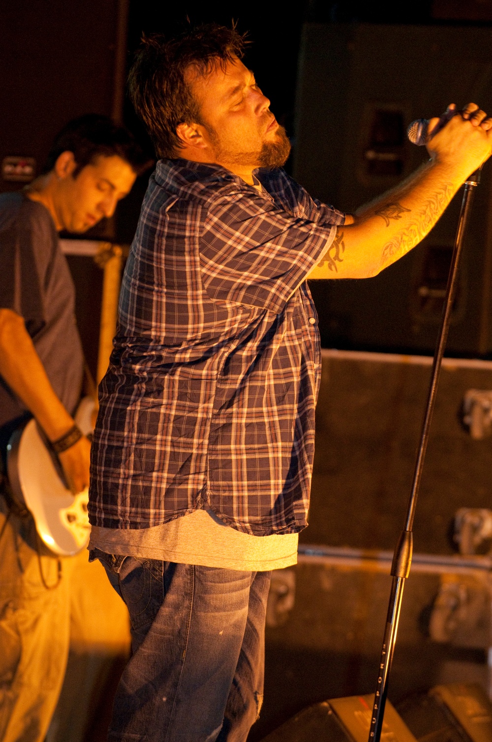 Uncle Kracker entertains troops at Camp Striker