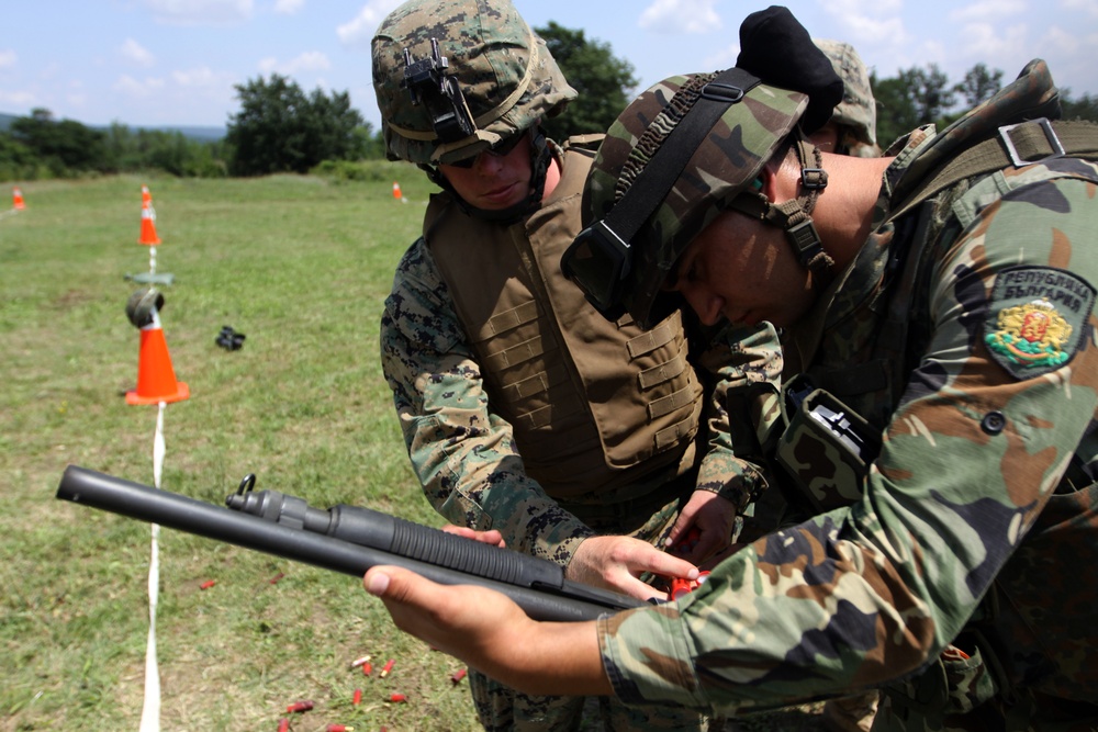 U.S. Marines, Bulgarian soldiers strengthen bonds through training