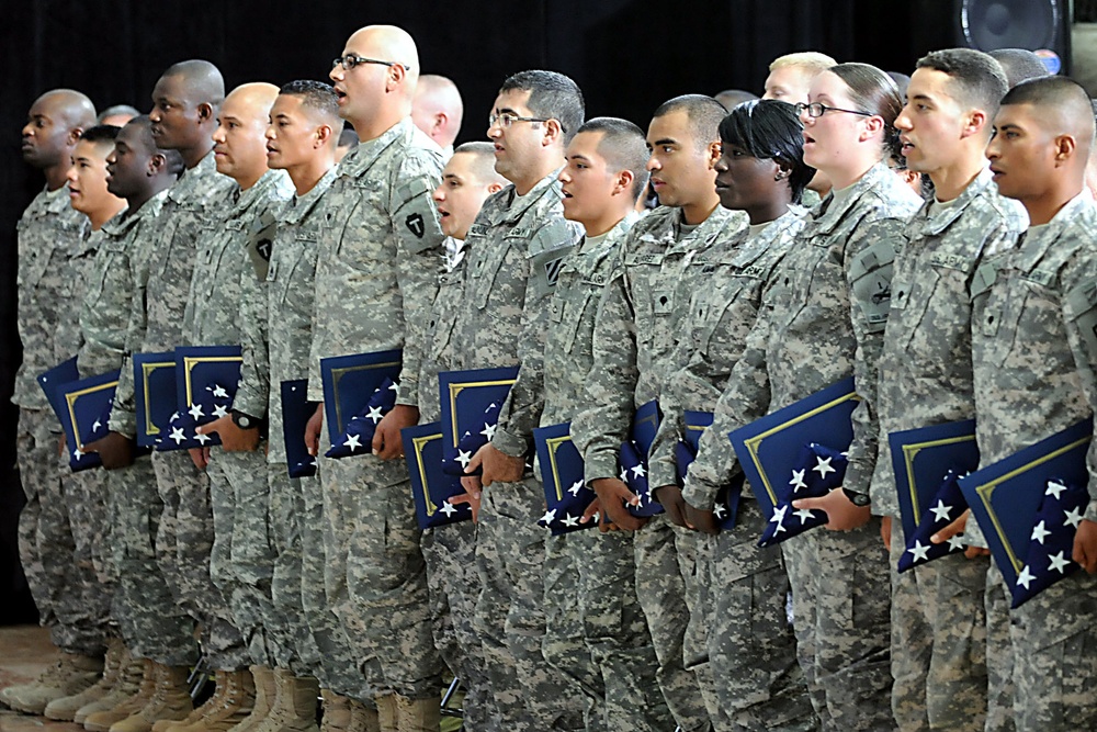 Troops become US citizens on Independence Day