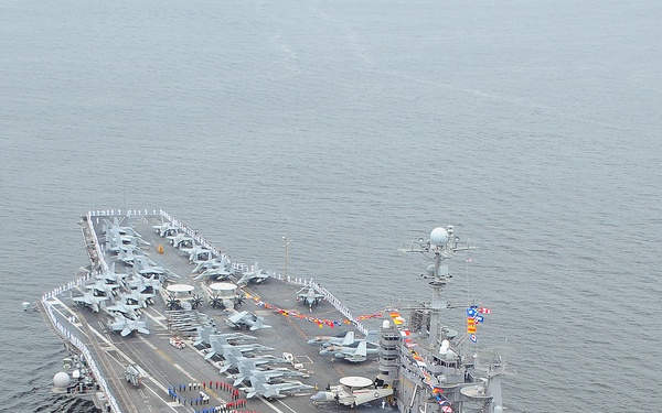 USS George Washington in Japan