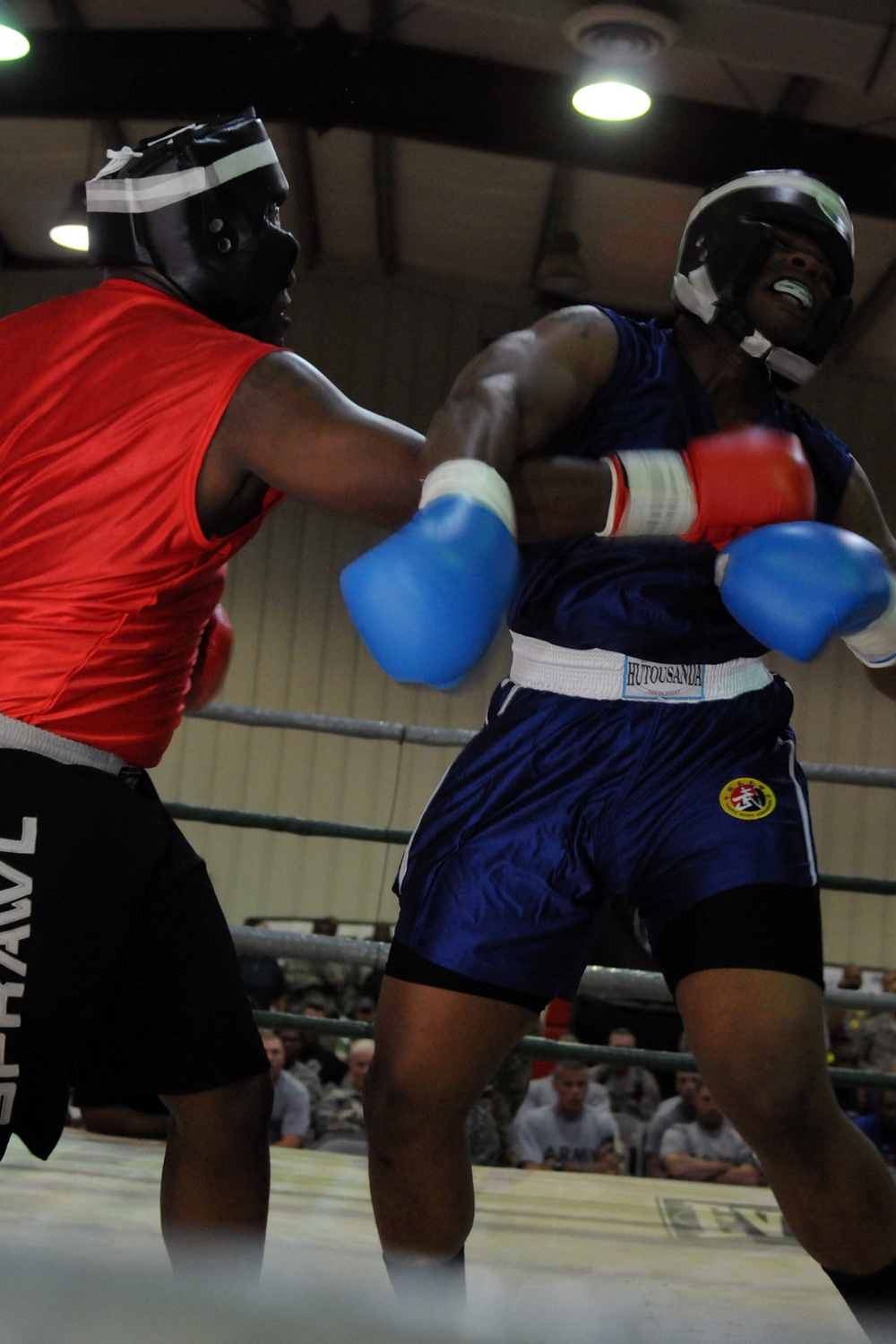 1st Armored Division Special Troops Battalion hosts Boxing Smoker Bangout in Baghdad