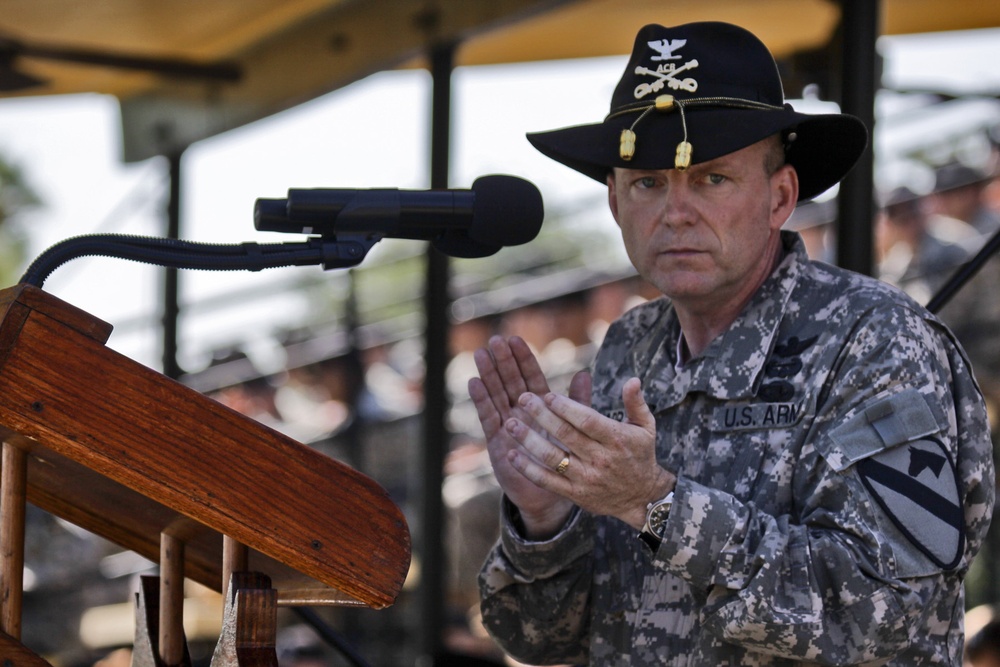 DVIDS - News - 1st Air Cavalry Brigade changes command