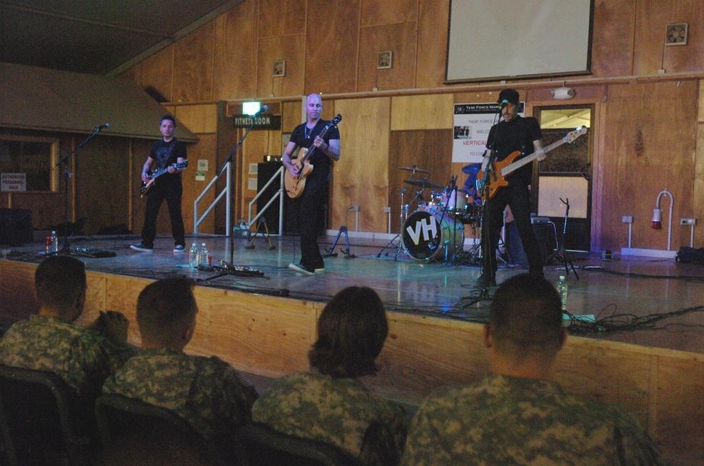 'Vertical Horizon' performs at COB Speicher, transports Soldiers through music