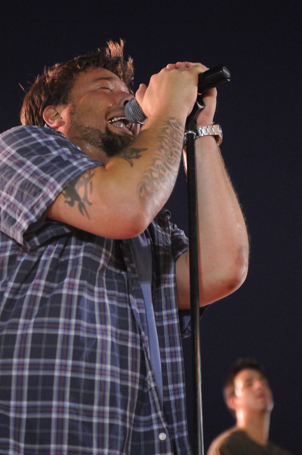 Uncle Kracker tours Kuwait, Iraq