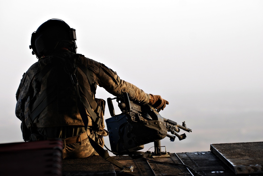 Chinook crews take on Iraq's heavy work